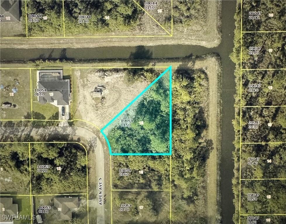 565 Aspen Ave., Lehigh Acres, FL 33974