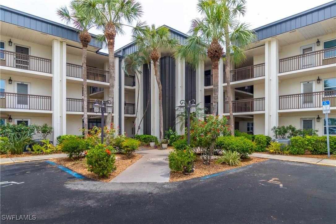 1740 Pine Valley Dr. #211, Fort Myers, FL 33907