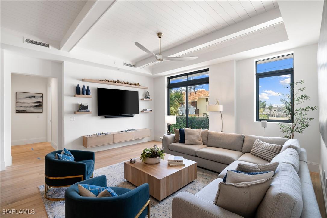 875 6th Ave. #304, Naples, FL 34102