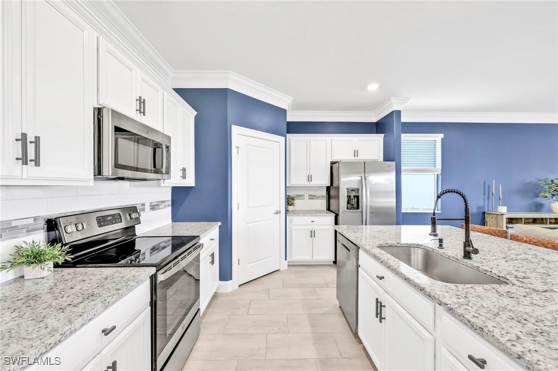 2127 Hamlin St., Naples, FL 34120