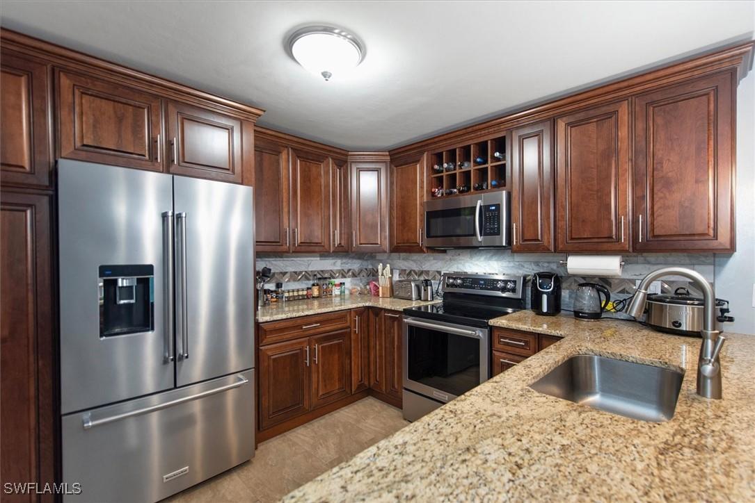 6316 Royal Woods Dr., Fort Myers, FL 33908