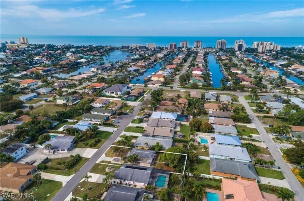 535 107th Ave., Naples, FL 34108