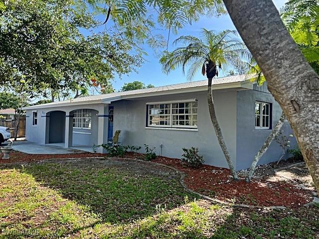 521 Pennview Ave., Lehigh Acres, FL 33936