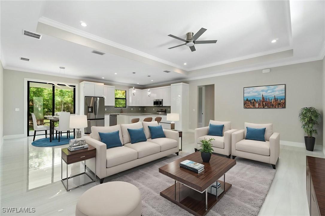 679 18th St., Naples, FL 34120