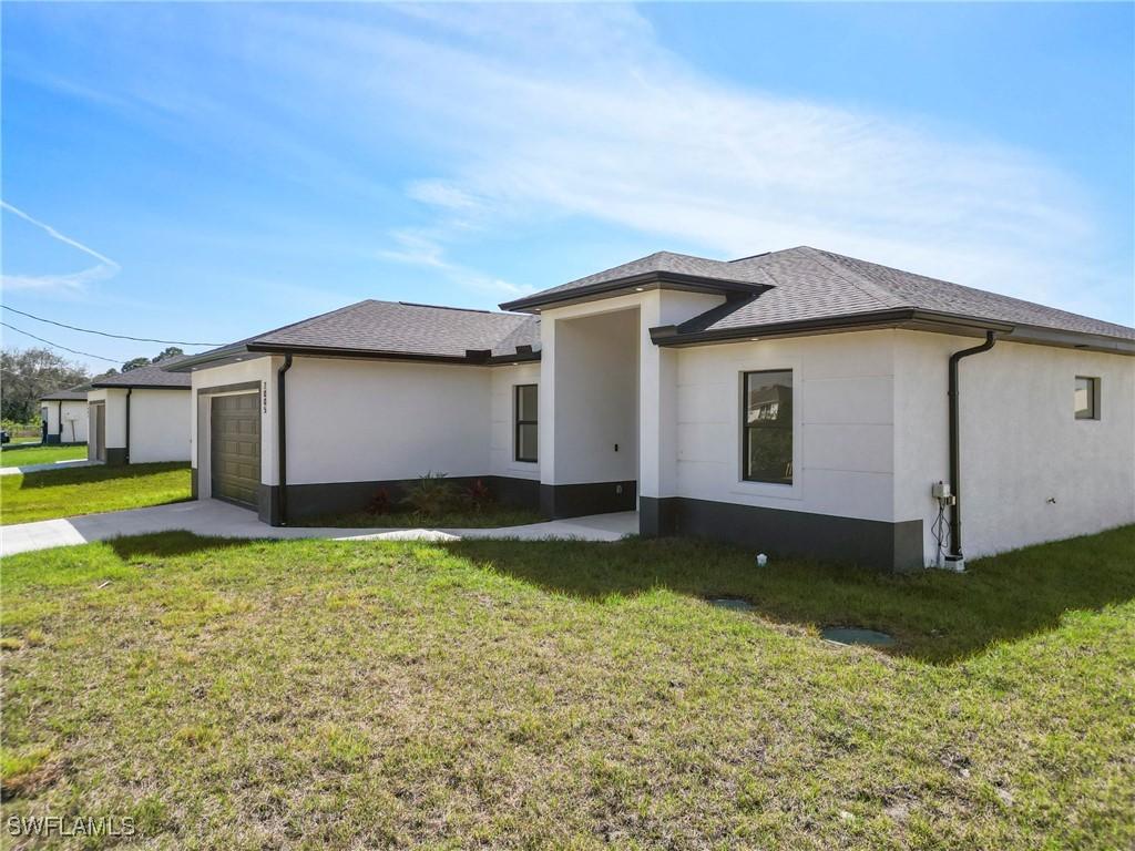 2005 Curry Ave., Lehigh Acres, FL 33971