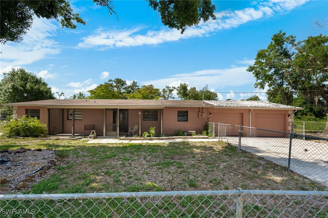 7384 Coon Rd., North Fort Myers, FL 33917