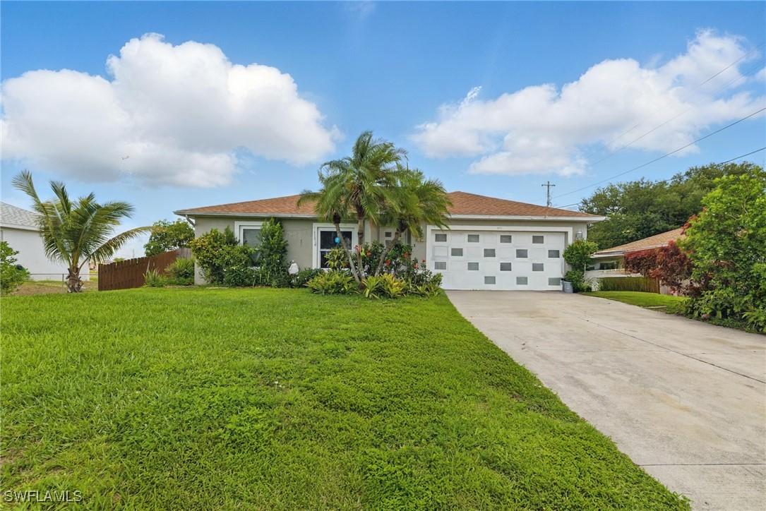 573 Pachman Cir., Lehigh Acres, FL 33974