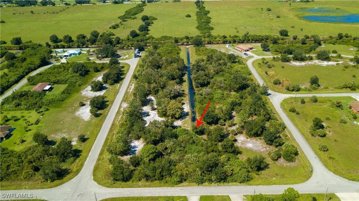 392 Carrillon Ave., Lehigh Acres, FL 33974