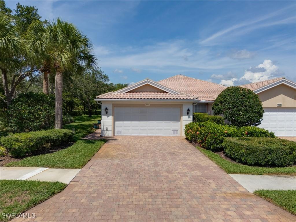 7565 Rozzini Ln., Naples, FL 34114