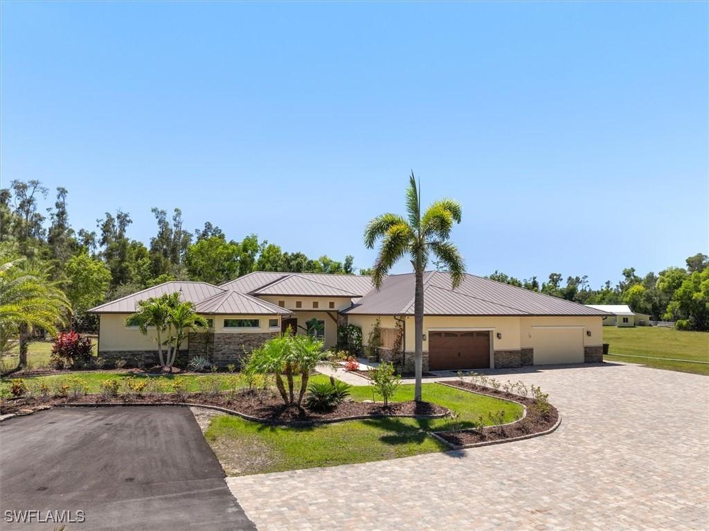 15860 Glendale Ln., Fort Myers, FL 33912