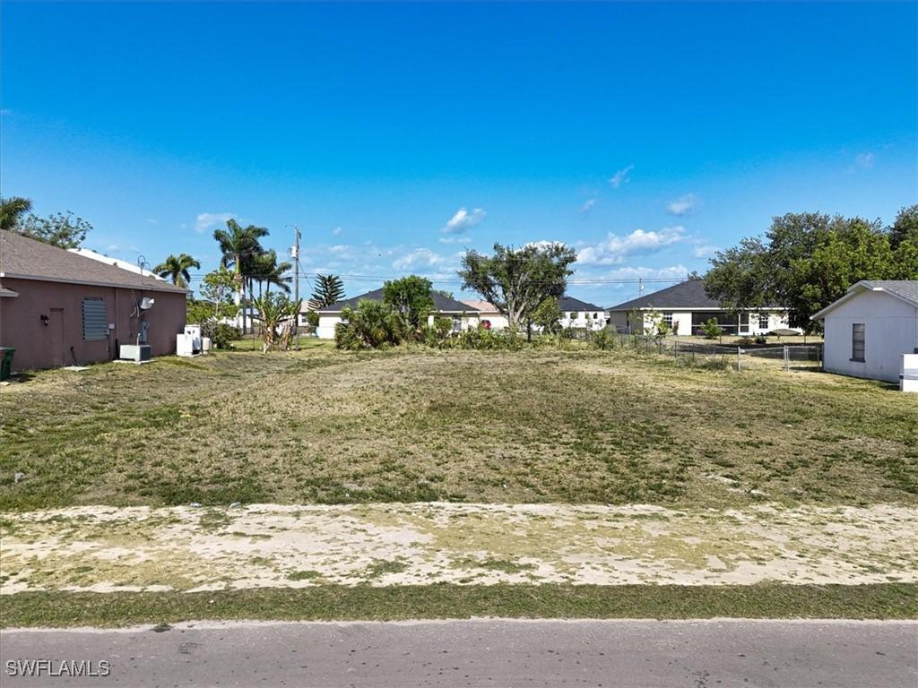 2127 NE 13th Pl., Cape Coral, FL 33909