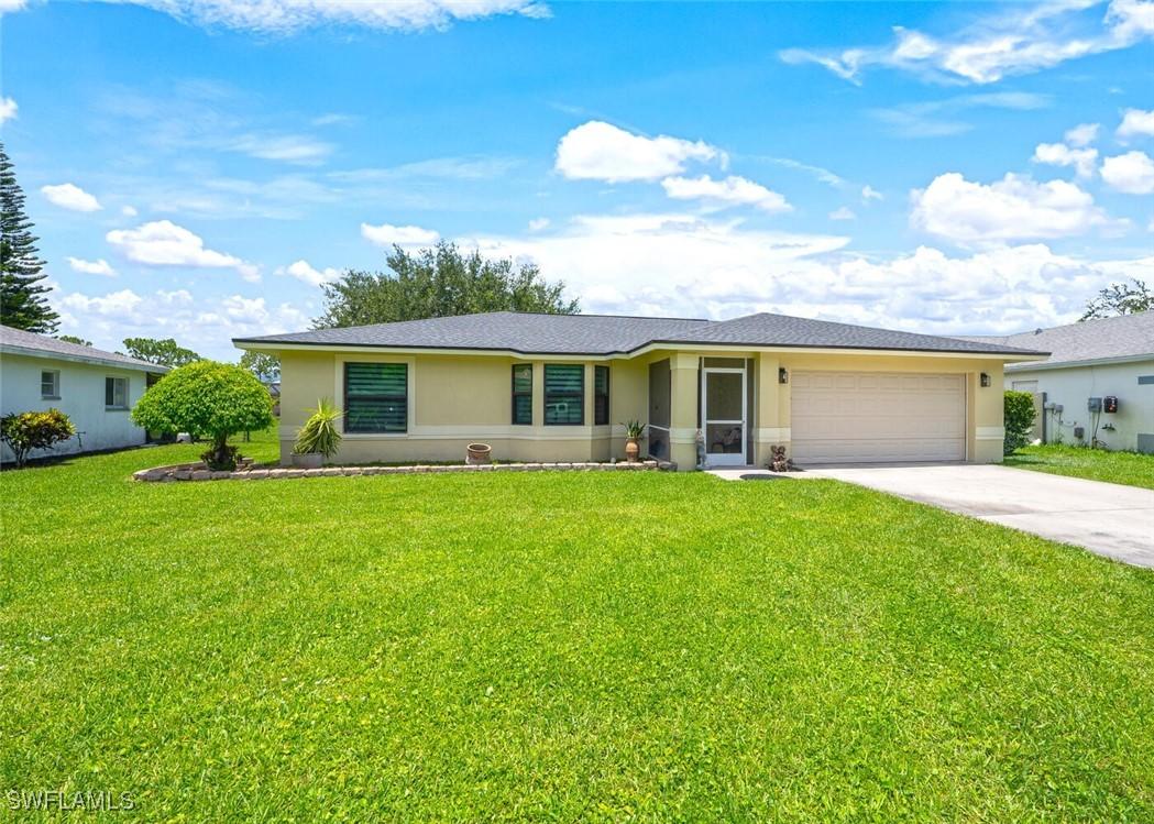 725 Grove Dr., Naples, FL 34120