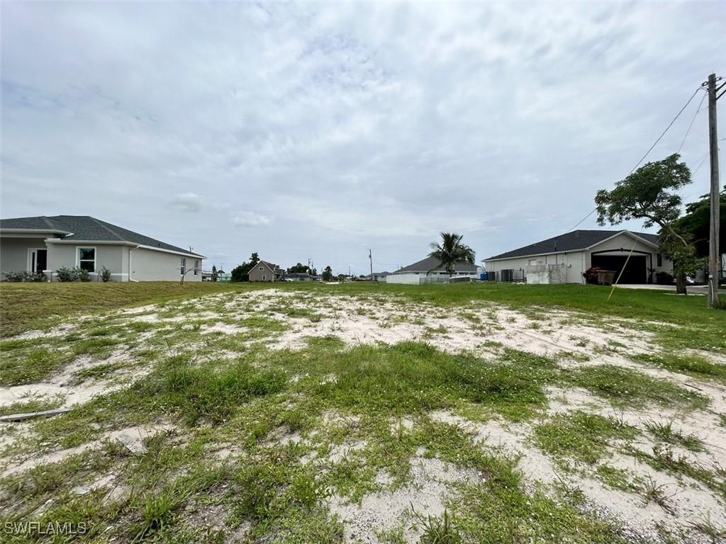 328 Wilmington Pkwy., Cape Coral, FL 33993