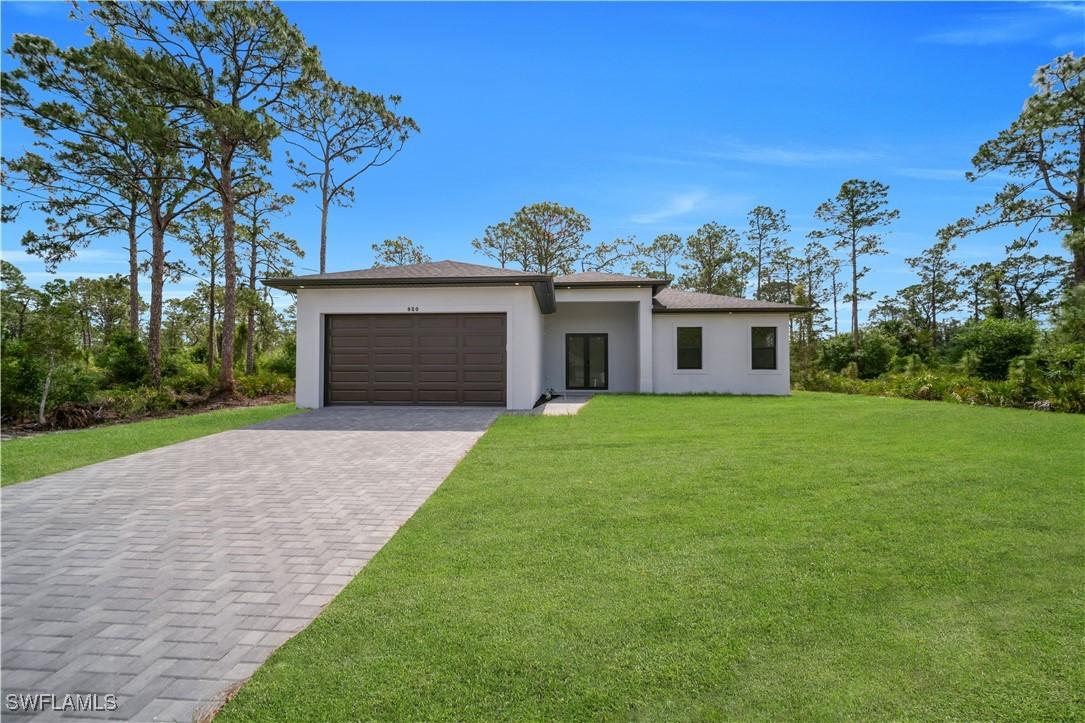 920 Palmetto Ave., Lehigh Acres, FL 33972