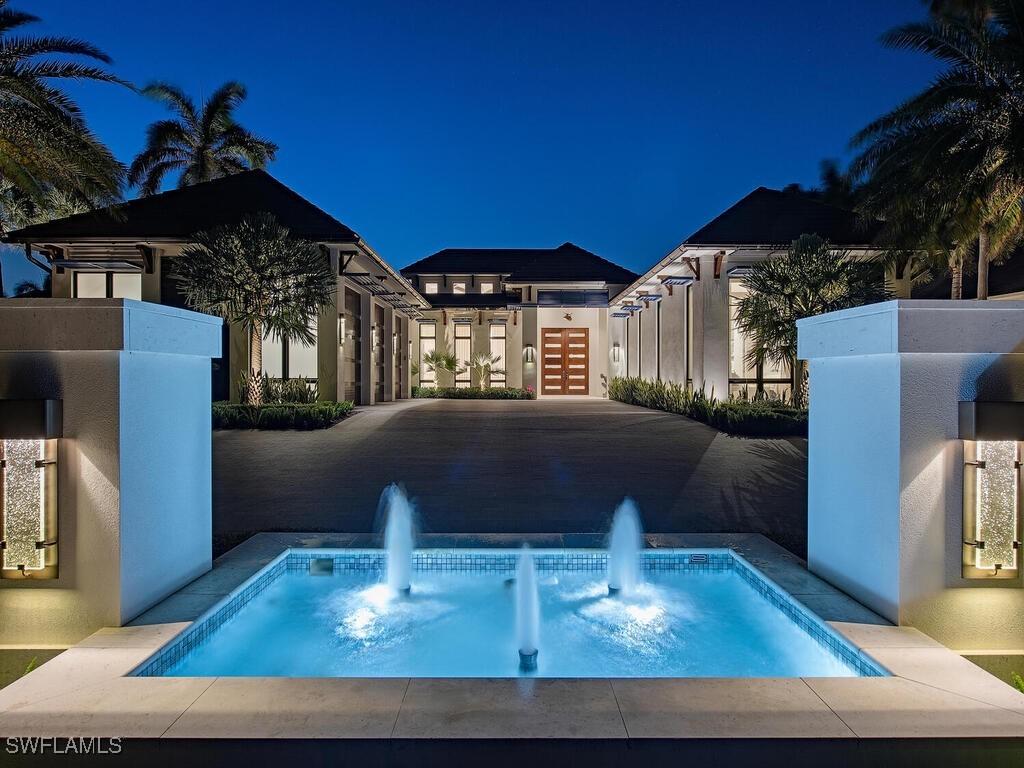 661 Galleon Dr., Naples, FL 34102