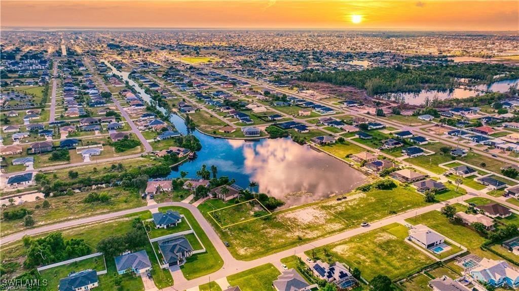 907 SW 1st Ter., Cape Coral, FL 33991