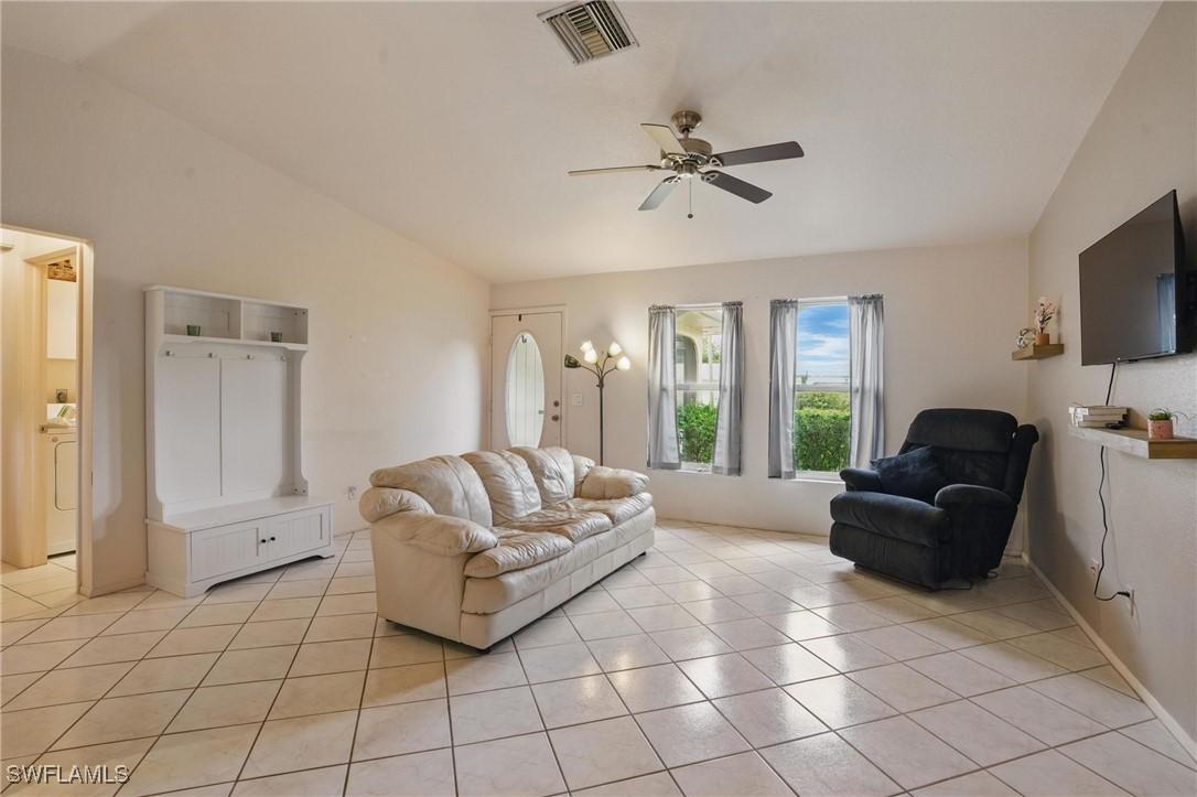 1105 SE 17th Ter., Cape Coral, FL 33990