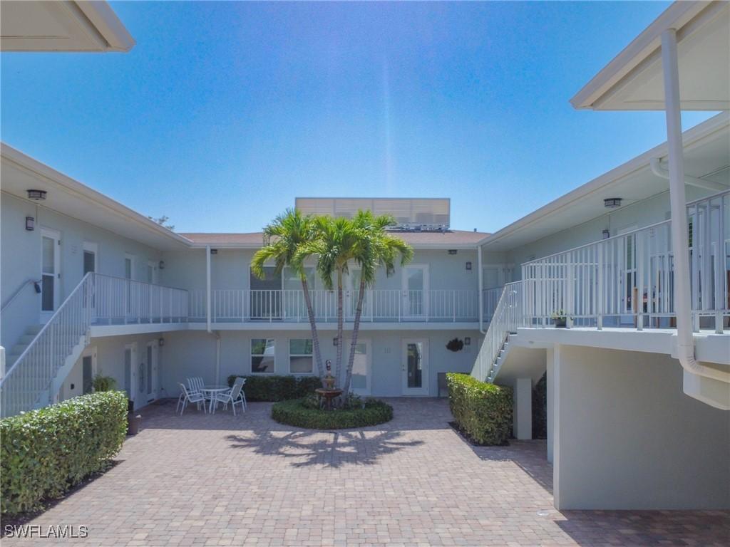 618 12th Ave., Naples, FL 34102