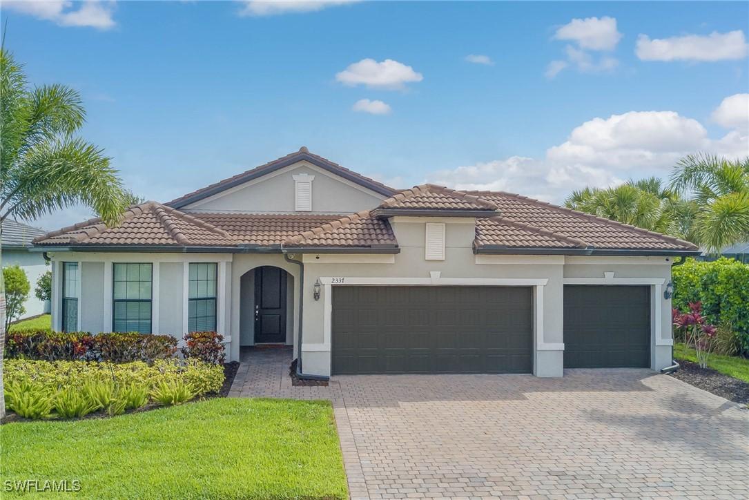 2337 Tangerine Ln., Naples, FL 34120