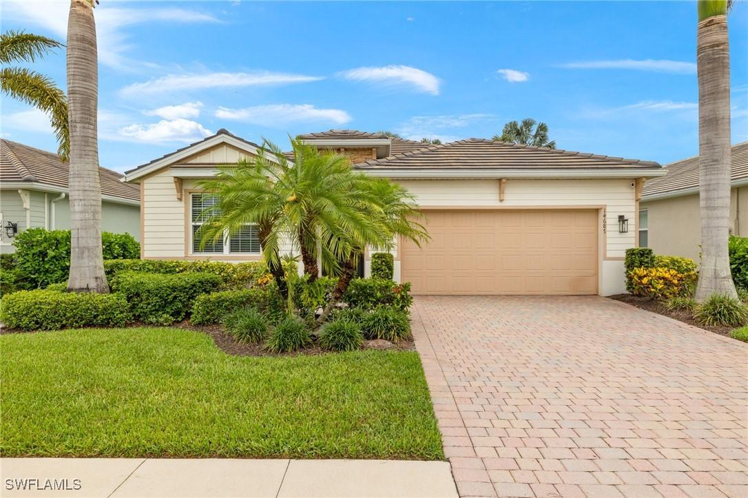 14687 Topsail Dr., Naples, FL 34114
