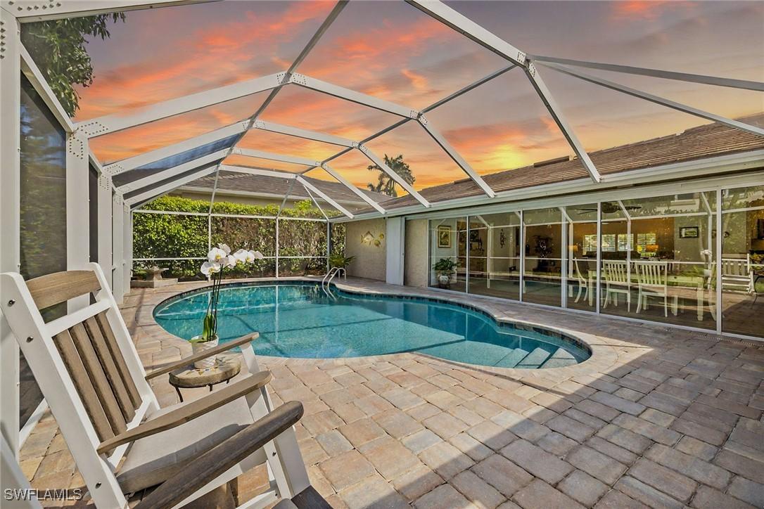 636 Park Shore Dr., Naples, FL 34103