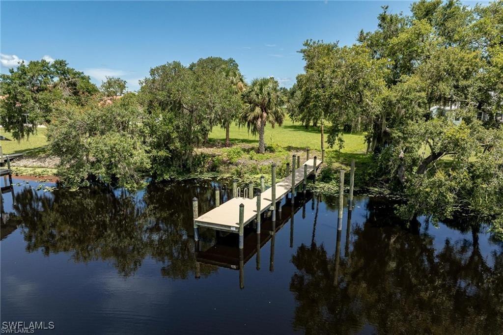 16520 Oakview Cir., Alva, FL 33920