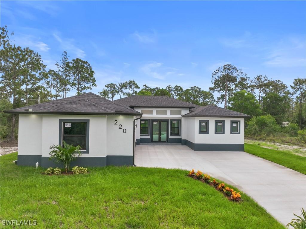 220 Wellington Ave., Lehigh Acres, FL 33936
