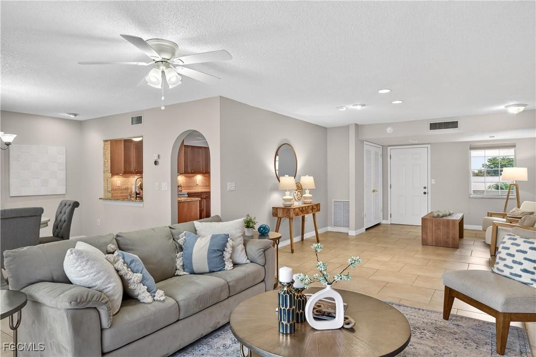 13511 Stratford Place Cir. #305, Fort Myers, FL 33919