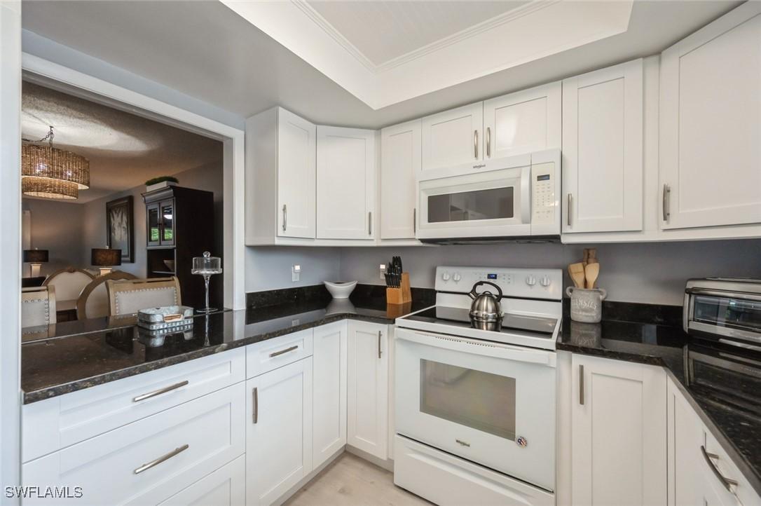 5651 Rattlesnake Hammock Rd. #C-201, Naples, FL 34113