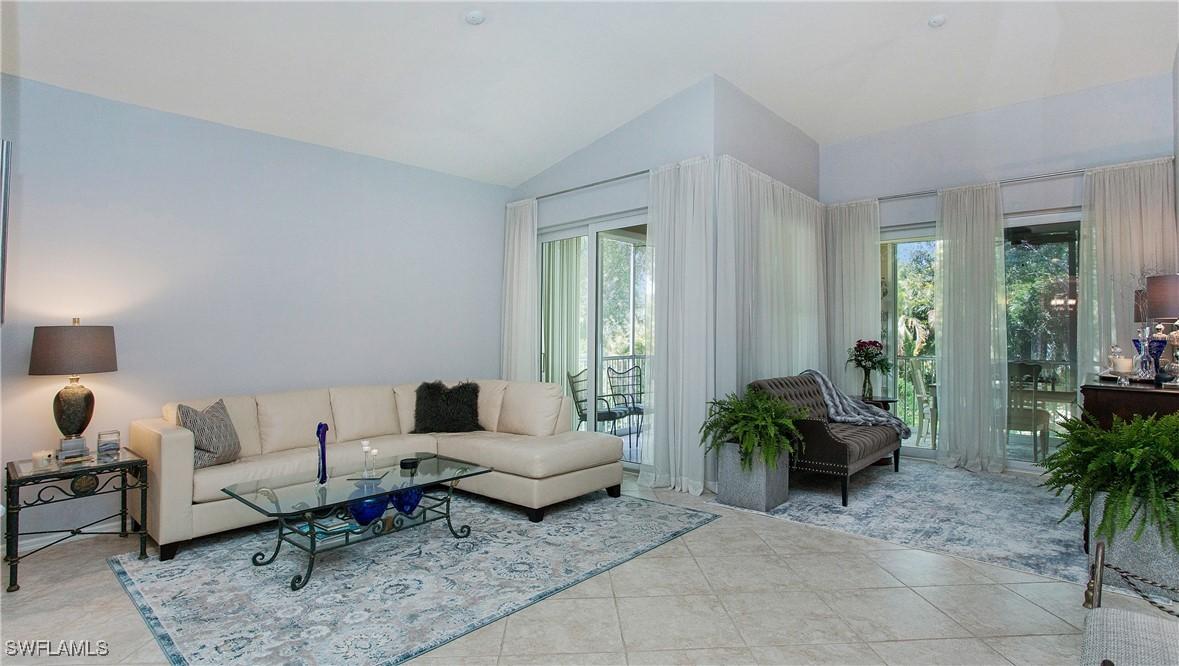 6805 Huntington Lakes Cir. #201, Naples, FL 34119