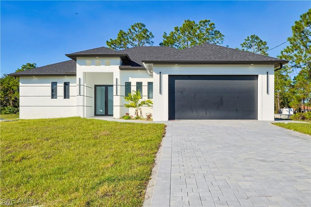 814 Fullerton Ave., Lehigh Acres, FL 33974