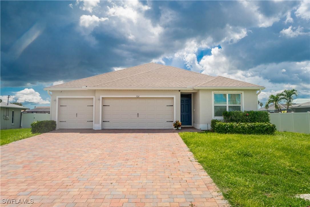 526 SE 20th Ct., Cape Coral, FL 33990