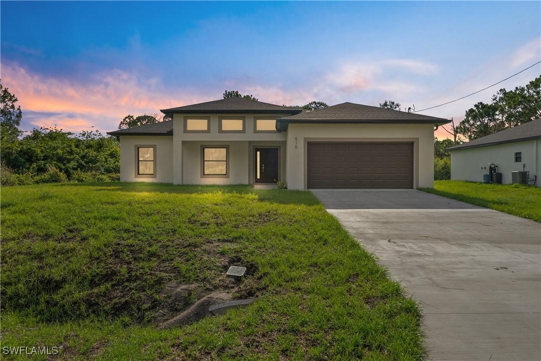 510 Redwood Ave., Lehigh Acres, FL 33974