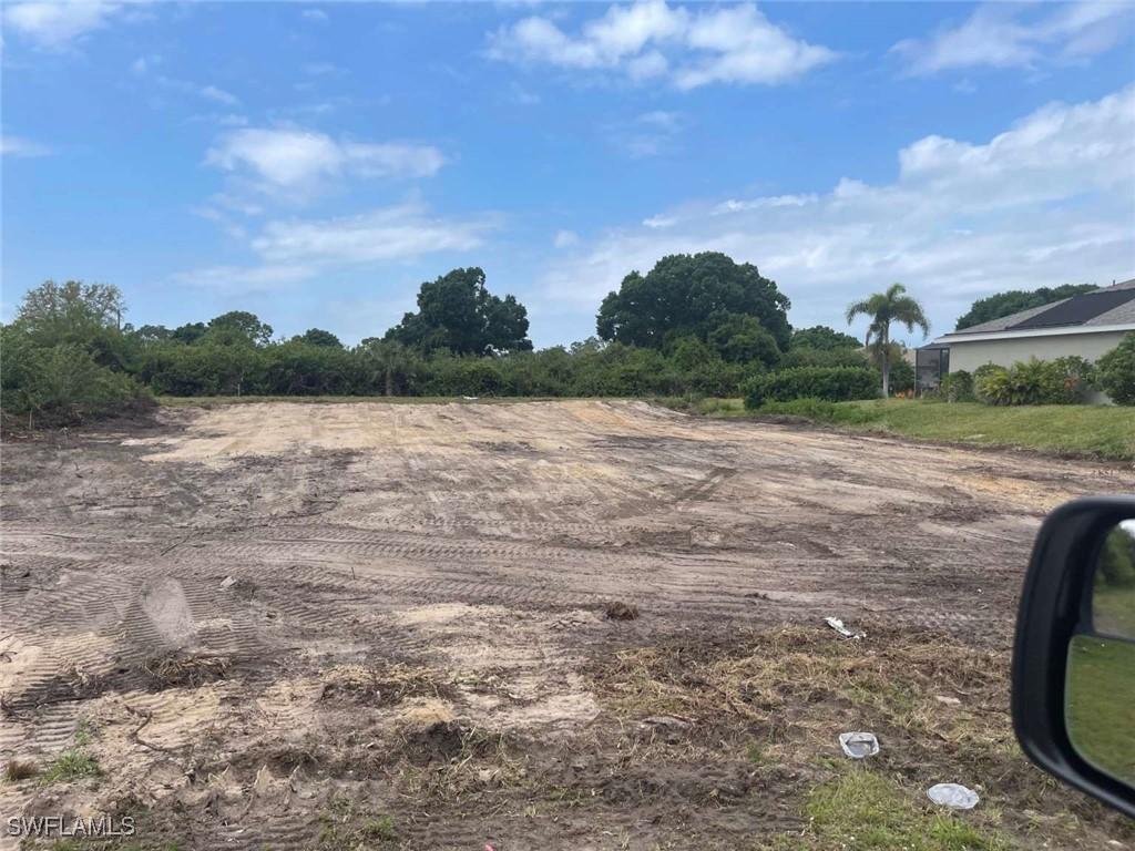 917 Chaplin Ave., Lehigh Acres, FL 33971