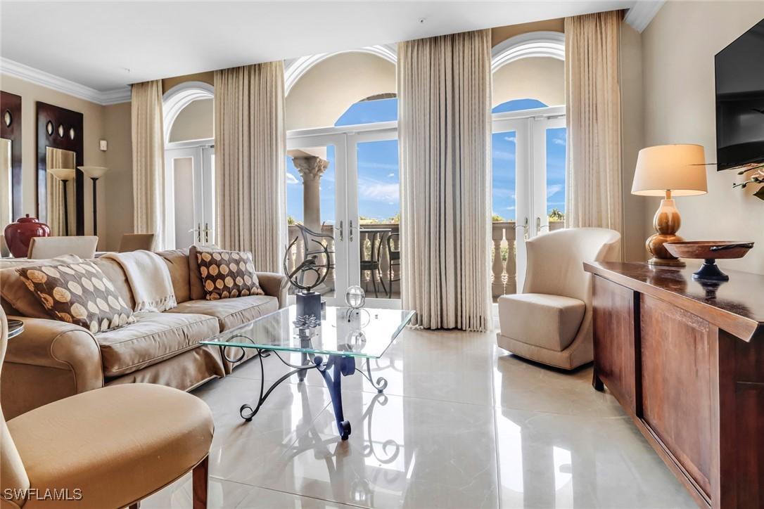 900 5th Ave. #302, Naples, FL 34102