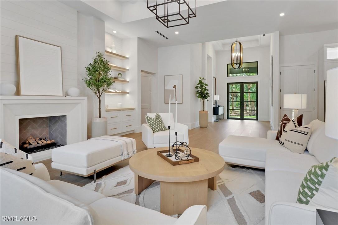 524 13th St., Naples, FL 34117