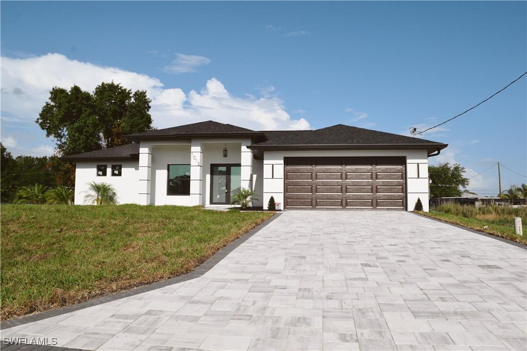 1013 Agnes Ave., Lehigh Acres, FL 33971