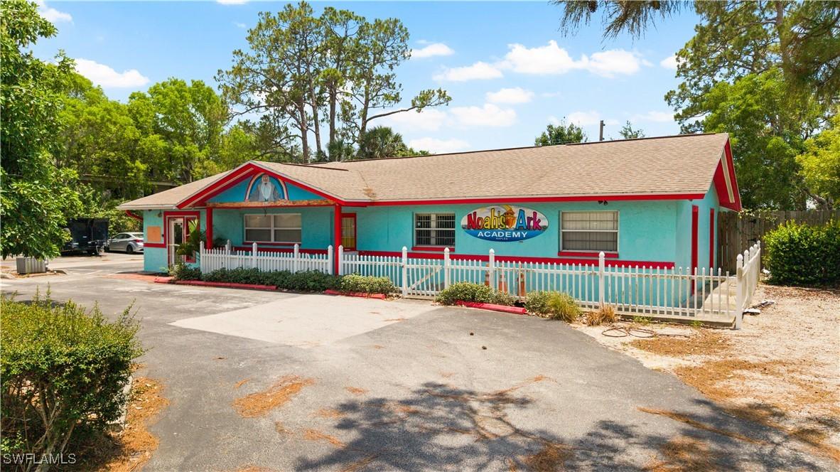 860 102nd Ave., Naples, FL 34108