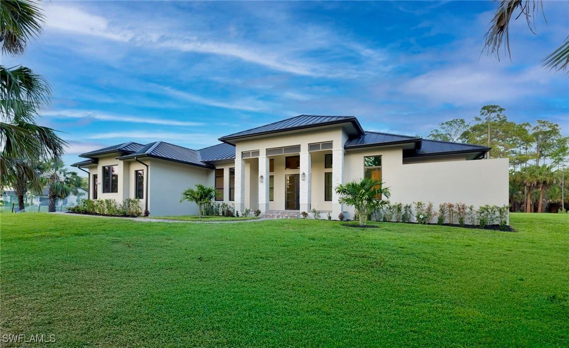 538 13th St., Naples, FL 34117