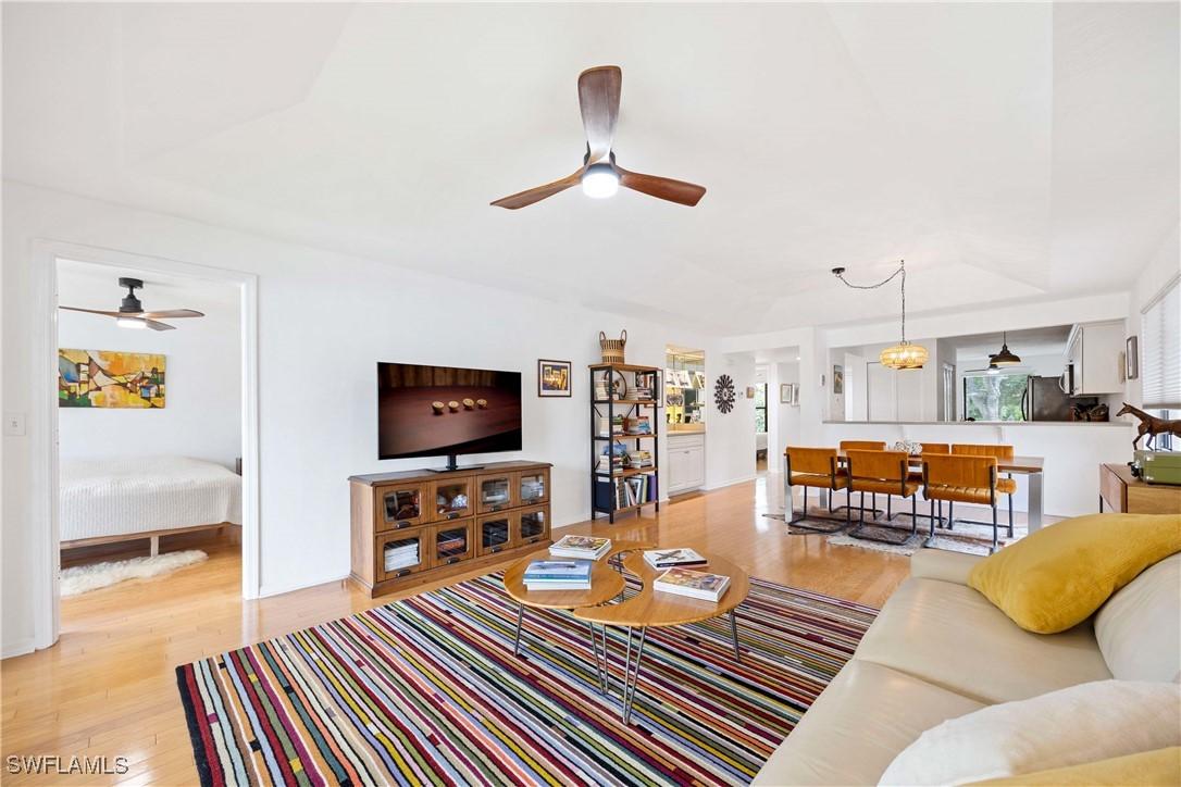 4241 Chantelle Dr. #D201, Naples, FL 34112