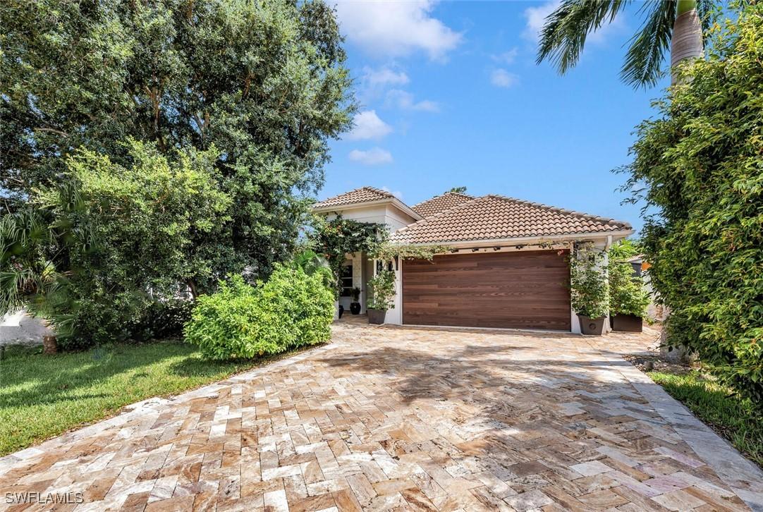 786 109th Ave., Naples, FL 34108