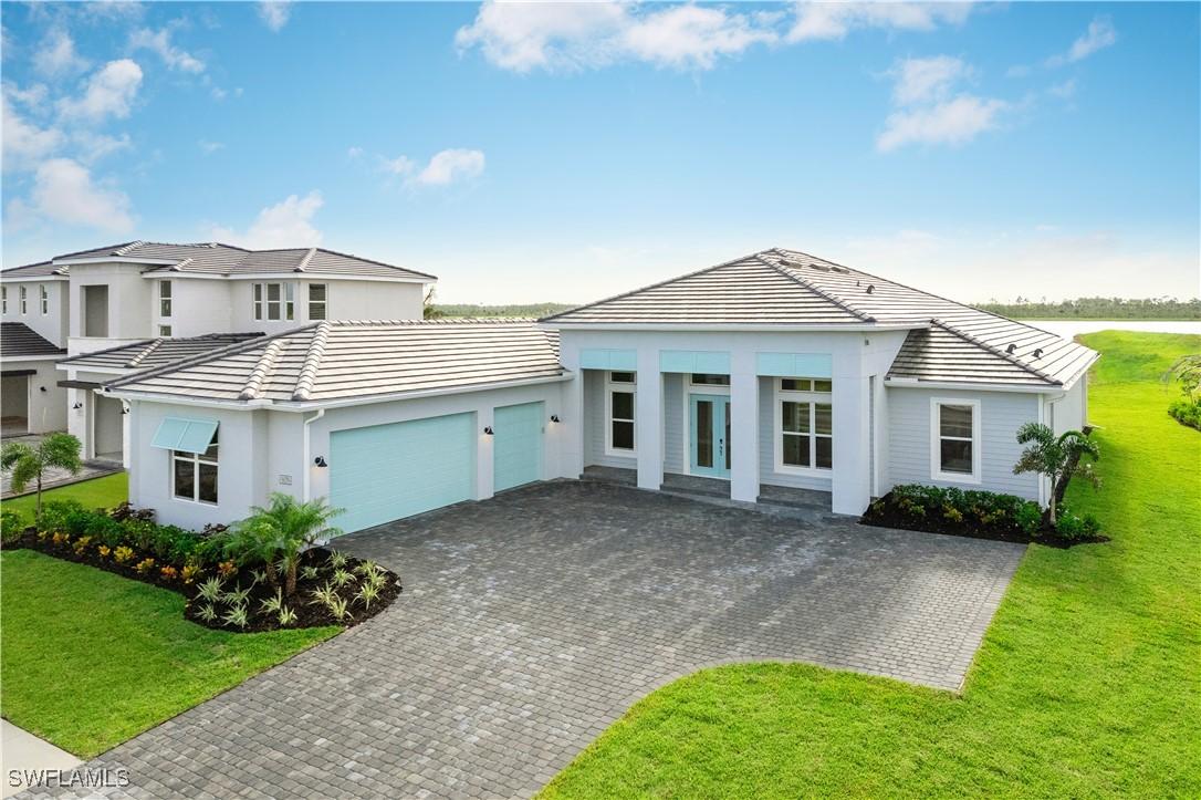 8766 Driftwood Dr., Naples, FL 34114