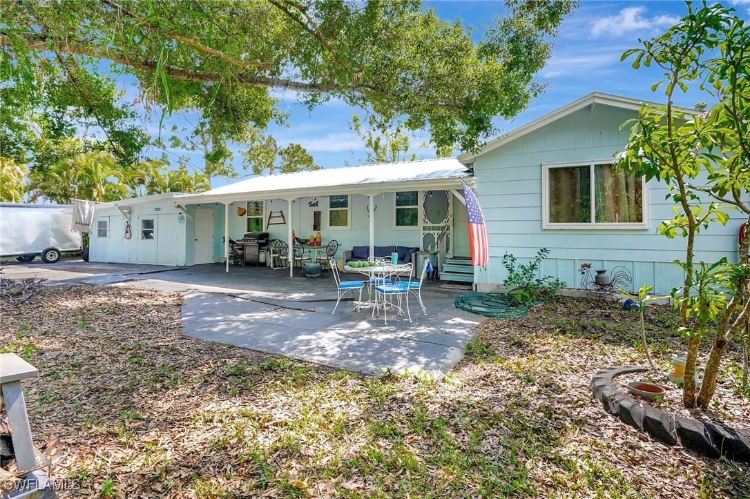 2153 Twin Brooks Rd., North Fort Myers, FL 33917