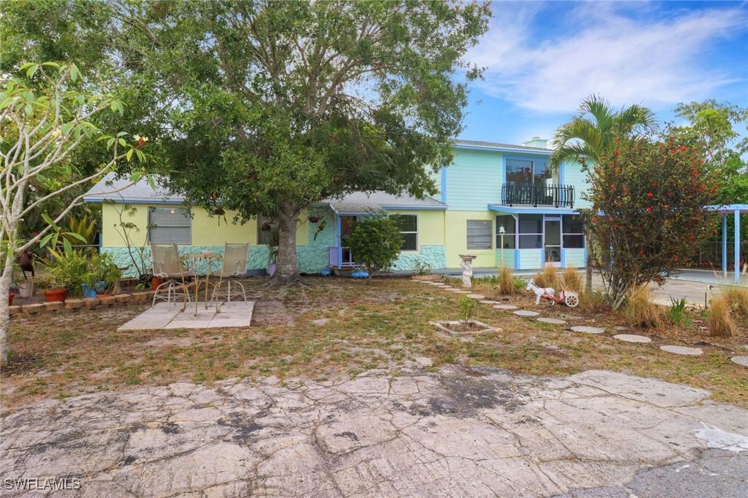 2662 Mangrove St., Naples, FL 34112