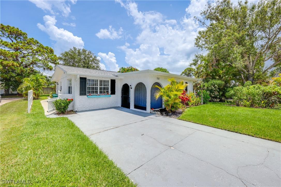 761 95th Ave., Naples, FL 34108