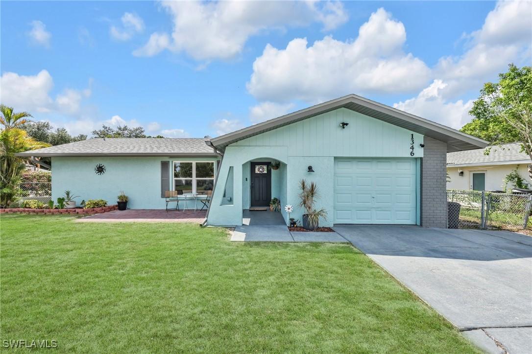 1346 Torreya Cir., North Fort Myers, FL 33917