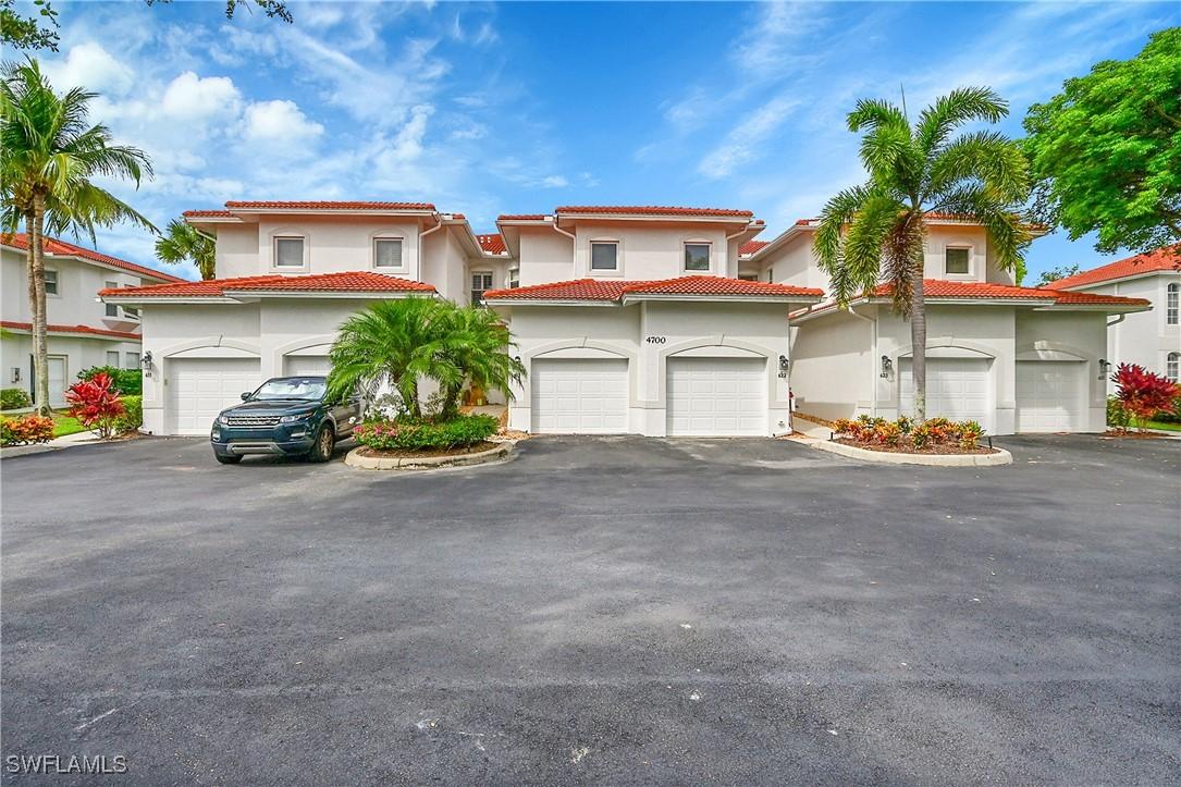 4700 Yacht Harbor Dr. #612, Naples, FL 34112