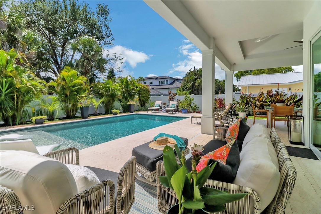 1262 10th St., Naples, FL 34102