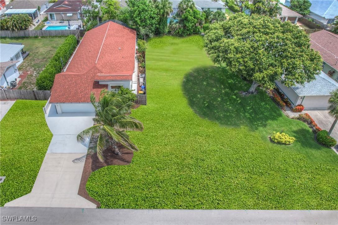 663 110th Ave., Naples, FL 34108