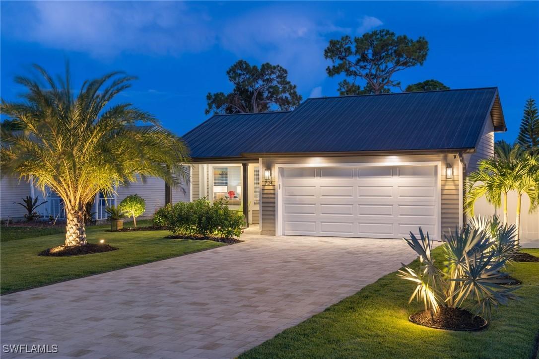 734 95th Ave., Naples, FL 34108